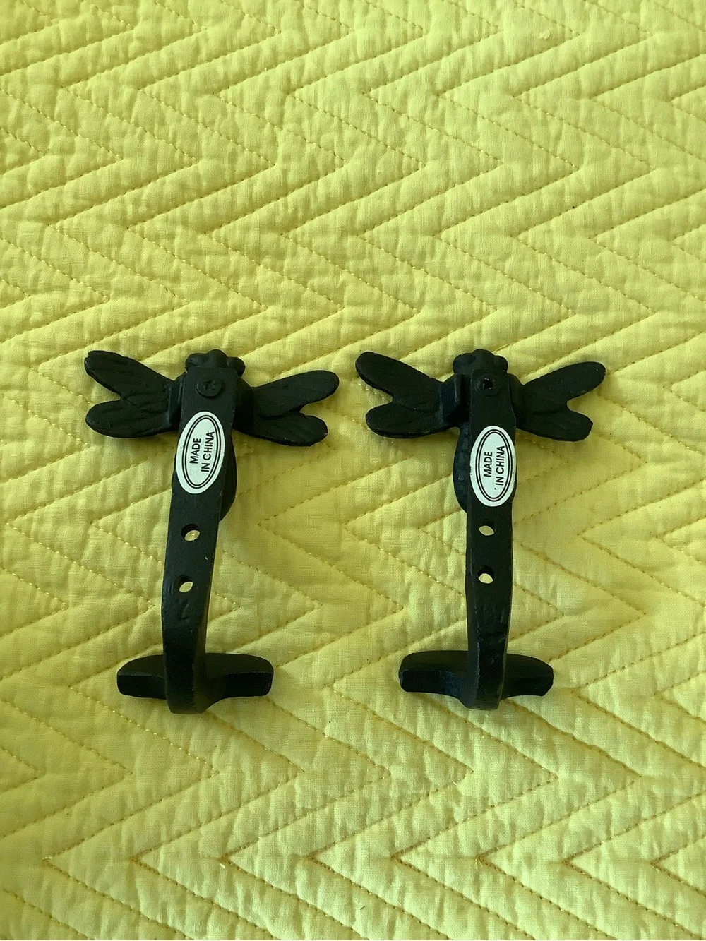 Southern Living at Home Cast Iron Bee Wall Hooks (set of 2) - Black